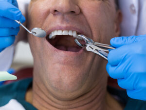 idoso no dentista